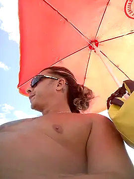 Snapshot of Lovely_milk chatting on September 16, 9:21 am Lovely milk online show from September 16, 9:21 am