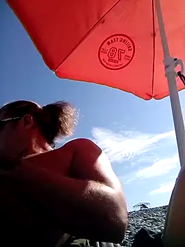 Snapshot of Lovely_milk chatting on October 17, 9:12 am Lovely milk online show from October 17, 9:12 am