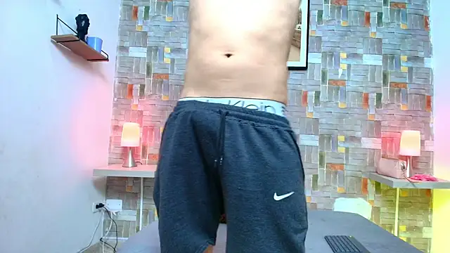 Snapshot of aaron_antonella_mds chatting on November 22, 8:41 pm aaron antonella mds online show from November 22, 8:41 pm