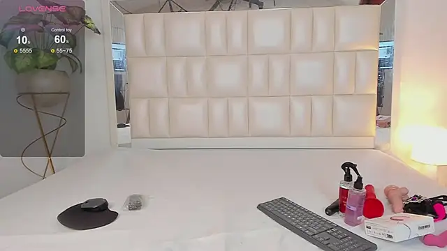 Snapshot of Alhana_pulido chatting on December 9, 10:52 pm Alhana pulido online show from December 9, 10:52 pm