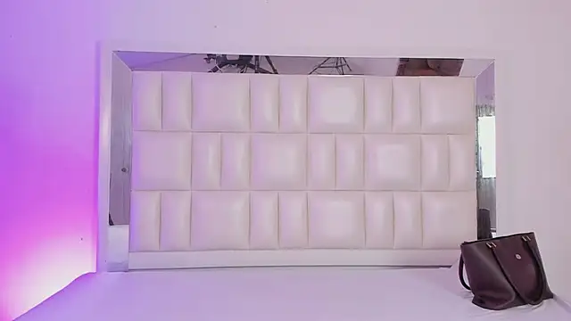 Snapshot of Alhana_pulido chatting on January 18, 9:02 pm Alhana pulido online show from January 18, 9:02 pm