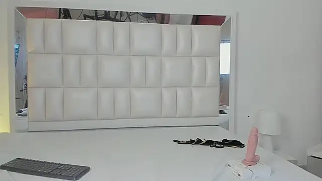 Snapshot of Alhana_pulido chatting on February 8, 11:13 pm Alhana pulido online show from February 8, 11:13 pm