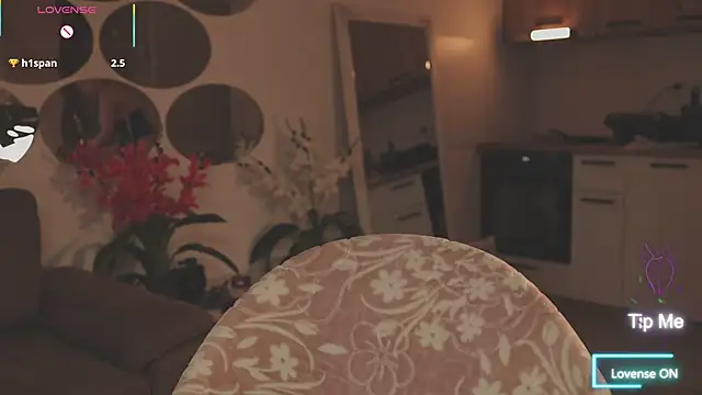 Snapshot of LikaBerry1 chatting on October 29, 6:09 pm LikaBerry1 online show from October 29, 6:09 pm