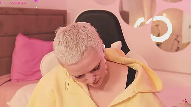 LikaBerry1 online show from February 12, 3:29 pm