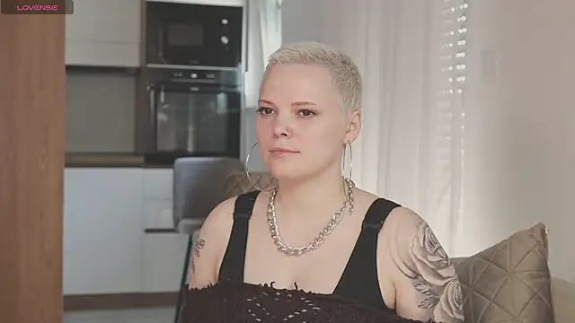 LikaBerry1 online show from April 19, 6:46 am