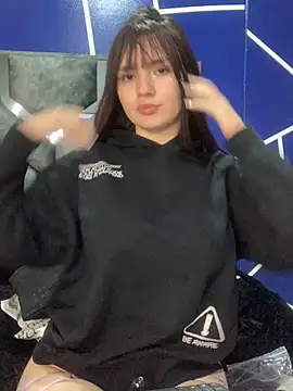 Snapshot of angel_natural chatting on February 19, 1:18 am angel natural online show from February 19, 1:18 am