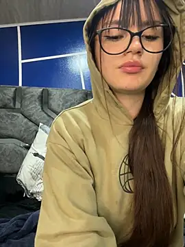 Snapshot of angel_natural chatting on February 24, 10:25 pm angel natural online show from February 24, 10:25 pm