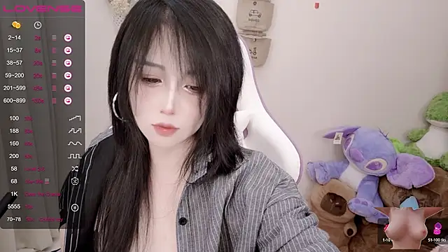 Snapshot of Vaness-a chatting on February 19, 1:06 pm Vaness-a online show from February 19, 1:06 pm