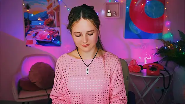 Snapshot of DeboraLarson chatting on December 15, 7:53 pm DeboraLarson online show from December 15, 7:53 pm