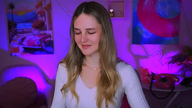 Snapshot of DeboraLarson chatting on December 25, 4:12 am DeboraLarson online show from December 25, 4:12 am