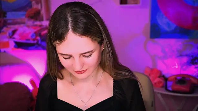 Snapshot of DeboraLarson chatting on February 1, 10:44 pm DeboraLarson online show from February 1, 10:44 pm