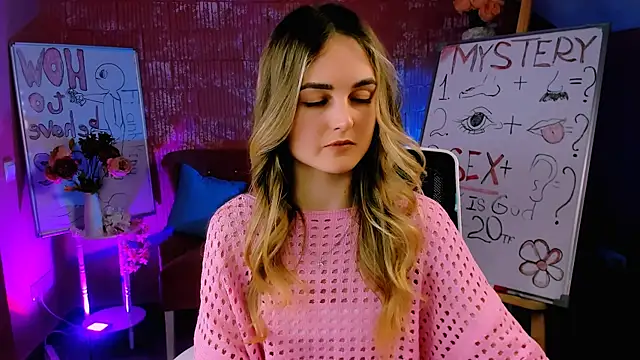 Snapshot of DeboraLarson chatting on February 21, 11:22 am DeboraLarson online show from February 21, 11:22 am