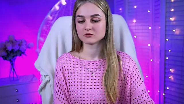 Snapshot of DeboraLarson chatting on March 19, 10:22 am DeboraLarson online show from March 19, 10:22 am