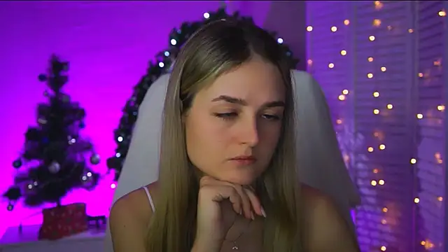 DeboraLarson online show from December 16, 3:33 am