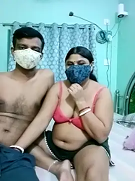 Snapshot of Couple_For_You18 chatting on June 25, 11:59 am Couple For You18 online show from June 25, 11:59 am