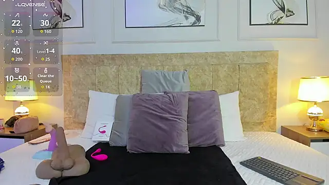 ashley  foxx  online show from November 5, 2:06 pm