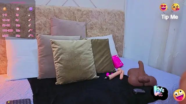 ashley  foxx  online show from June 9, 2:39 pm