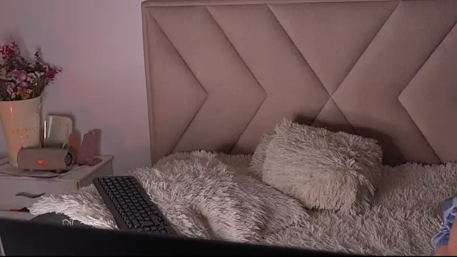 Snapshot of Bonnieshyy chatting on May 24, 4:50 am Bonnieshyy online show from May 24, 4:50 am