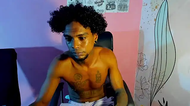 bigblackhotx1 online show from April 4, 1:59 am