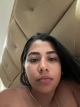 Snapshot of darsha_90 chatting on March 11, 1:55 am darsha 90 online show from March 11, 1:55 am