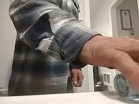 Snapshot of workhard87 chatting on January 11, 3:20 pm workhard87 online show from January 11, 3:20 pm