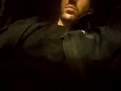 Snapshot of workhard87 chatting on February 13, 11:06 am workhard87 online show from February 13, 11:06 am