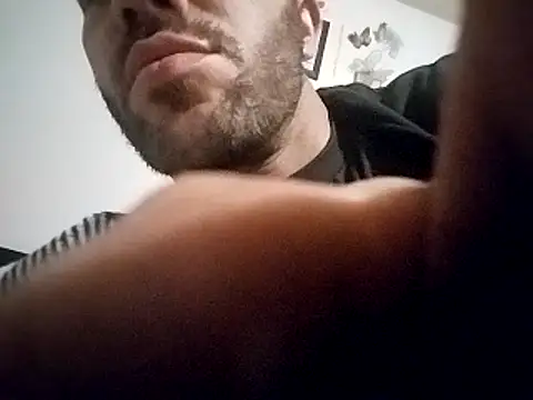 Snapshot of workhard87 chatting on March 7, 6:35 am workhard87 online show from March 7, 6:35 am