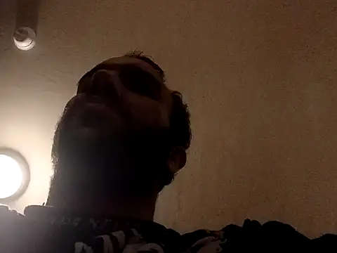 Snapshot of workhard87 chatting on October 24, 11:28 am workhard87 online show from October 24, 11:28 am