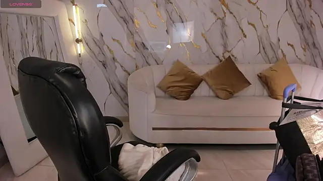 Snapshot of GabriellaLee chatting on October 25, 3:03 am GabriellaLee online show from October 25, 3:03 am