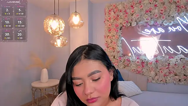 Snapshot of GabriellaLee chatting on November 21, 2:32 am GabriellaLee online show from November 21, 2:32 am