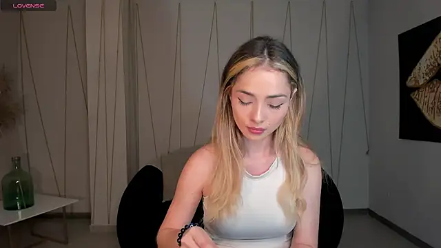 Snapshot of StacyWoods chatting on May 11, 11:49 am StacyWoods online show from May 11, 11:49 am