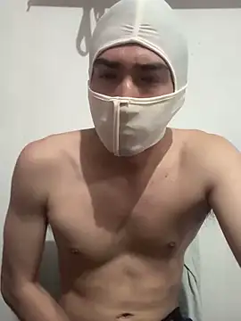 Snapshot of luis_zamora223 chatting on February 11, 2:03 am luis zamora223 online show from February 11, 2:03 am