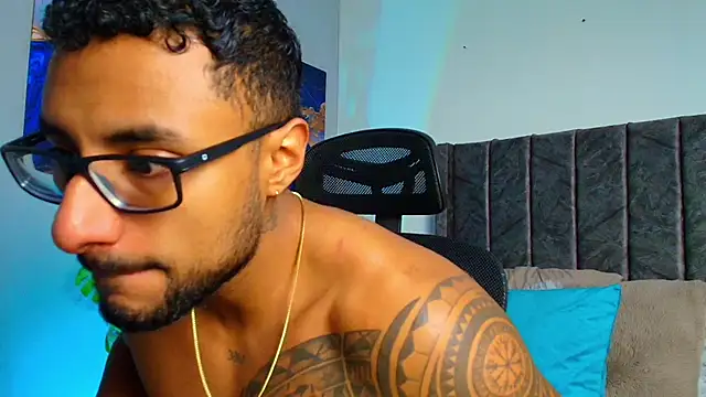 Snapshot of LiamGarcia1 chatting on September 18, 12:40 pm LiamGarcia1 online show from September 18, 12:40 pm