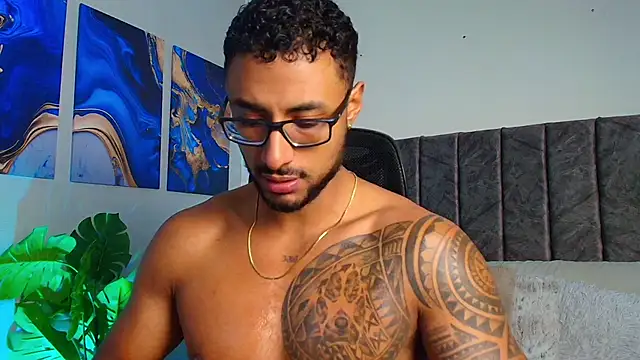Snapshot of LiamGarcia1 chatting on September 19, 1:45 pm LiamGarcia1 online show from September 19, 1:45 pm