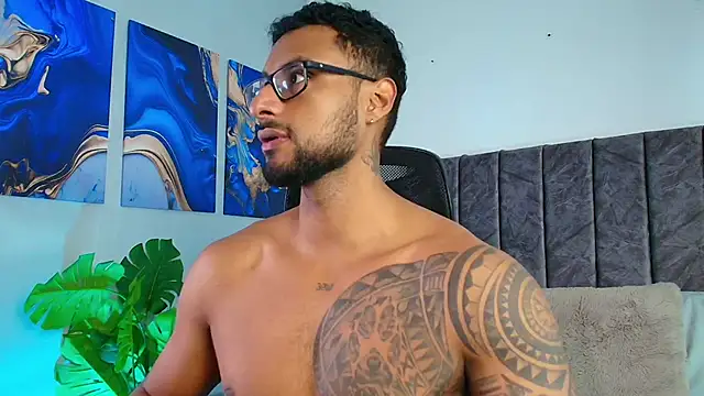 Snapshot of LiamGarcia1 chatting on September 23, 3:04 pm LiamGarcia1 online show from September 23, 3:04 pm