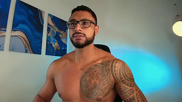 LiamGarcia1 online show from February 17, 2:24 pm