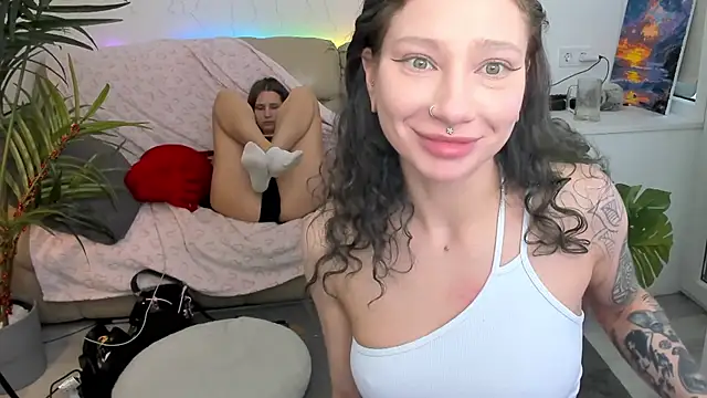 Snapshot of HotCaramellsTV chatting on March 18, 12:36 pm HotCaramellsTV online show from March 18, 12:36 pm