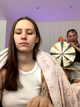 Snapshot of HotCaramellsTV chatting on September 10, 10:04 am HotCaramellsTV online show from September 10, 10:04 am