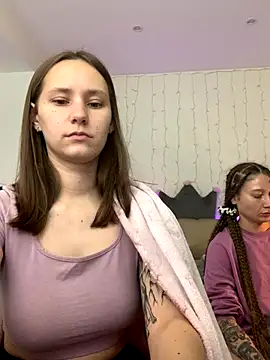 Snapshot of HotCaramellsTV chatting on September 12, 9:20 am HotCaramellsTV online show from September 12, 9:20 am