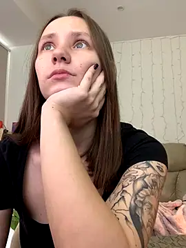 Snapshot of HotCaramellsTV chatting on September 17, 8:49 am HotCaramellsTV online show from September 17, 8:49 am