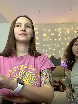 Snapshot of HotCaramellsTV chatting on October 8, 9:07 am HotCaramellsTV online show from October 8, 9:07 am