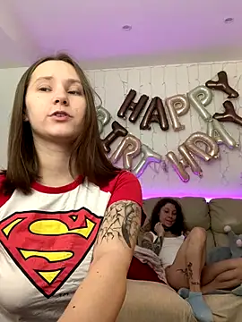 Snapshot of HotCaramellsTV chatting on October 19, 10:49 am HotCaramellsTV online show from October 19, 10:49 am