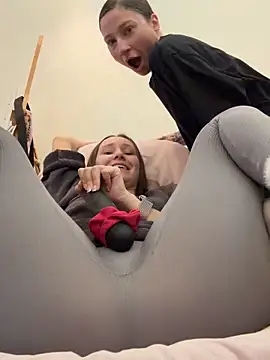 Snapshot of HotCaramellsTV chatting on October 28, 10:41 am HotCaramellsTV online show from October 28, 10:41 am