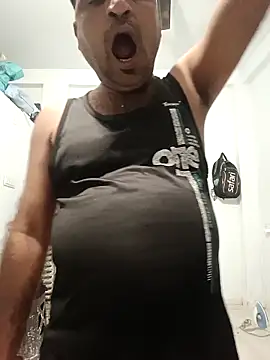 pintuS40 online show from April 5, 11:02 pm