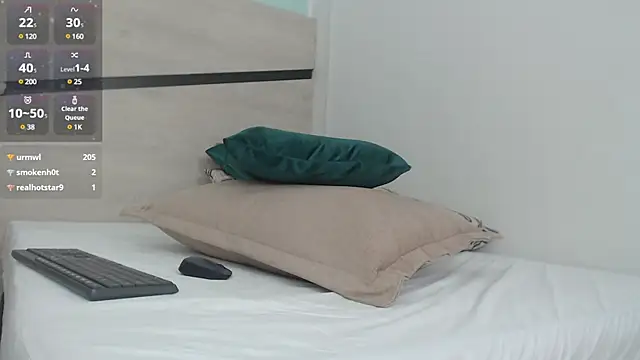 sussy leon online show from March 10, 4:14 pm