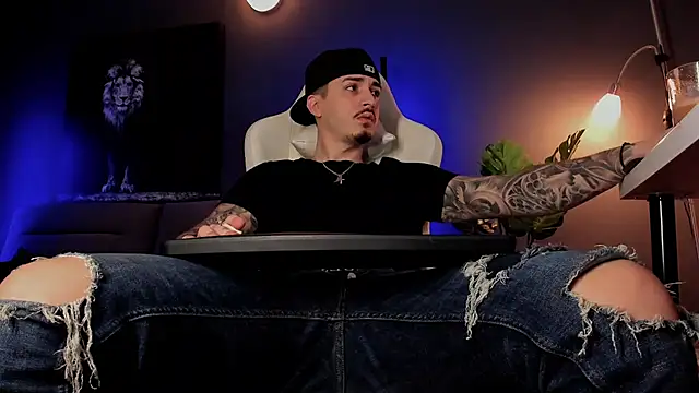 uptomatty online show from March 25, 7:58 am