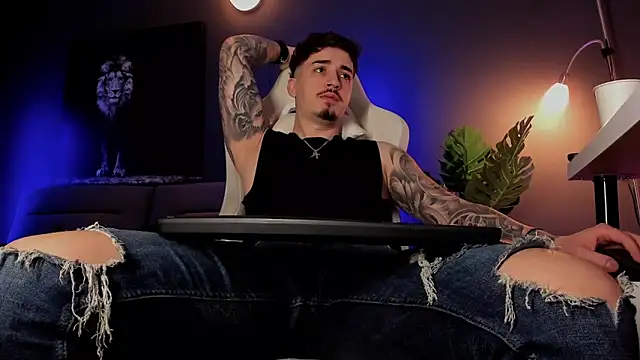 uptomatty online show from April 22, 7:44 am