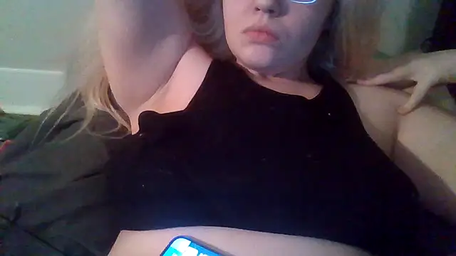 Snapshot of CherryVenus885 chatting on February 14, 1:13 am CherryVenus885 online show from February 14, 1:13 am