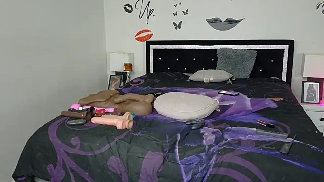 Snapshot of chocolatefantasyxxox chatting on December 28, 5:23 am chocolatefantasyxxox online show from December 28, 5:23 am