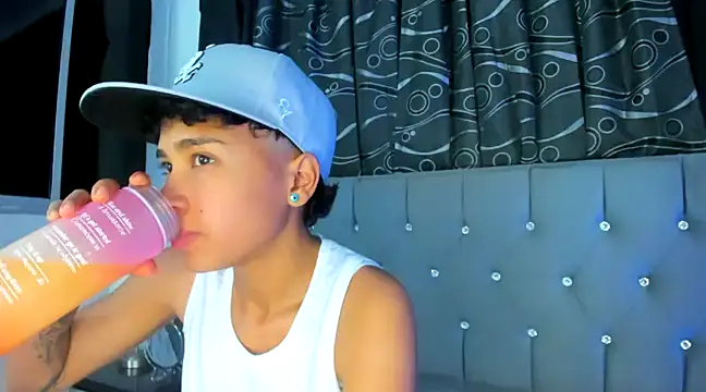 nova sex01 online show from December 12, 6:57 am